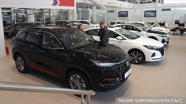 Путин потребовал жестко пресекать русофобию и ксенофобию