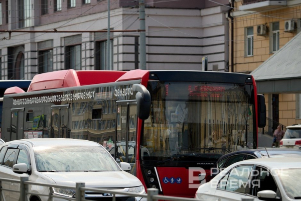 В центре Казани образовалась километровая пробка