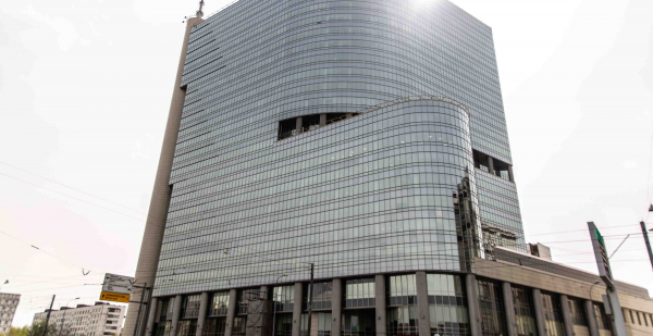 Сайгина предупредила, что за постоянные опоздания на работу могут лишить премии