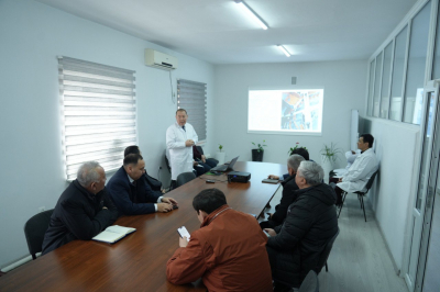 Новый министр сельского хозяйства проинспектировал работу профильного НИИ