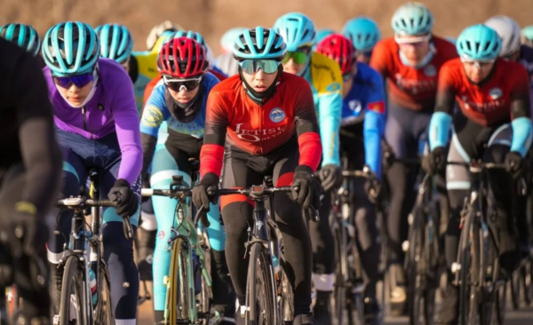 В Чолпон-Ате прошел открытый зимний чемпионат Кыргызстана по велоспорту