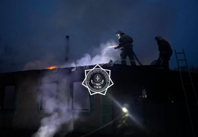 Два газовых баллона эвакуированы во время пожара в жилом доме