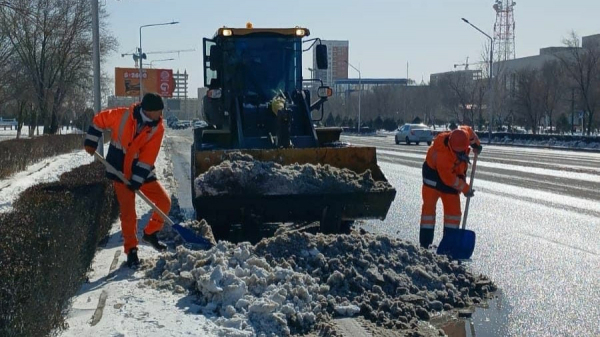 Власти Актау рассказали о борьбе с гололедом