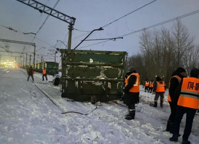 В Петропавловске тепловоз столкнулся с поездом
