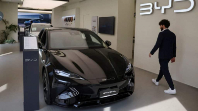 Компания Баффета сократила свою долю в китайском конкуренте Tesla