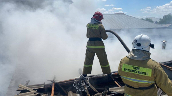 Пожар вспыхнул в одном из магазинов Кызылорды