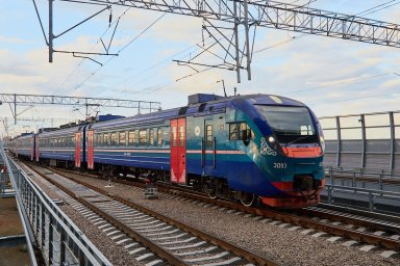 КТЖ вводит 25%-ные скидки для молодежи на поезда пригородного сообщения