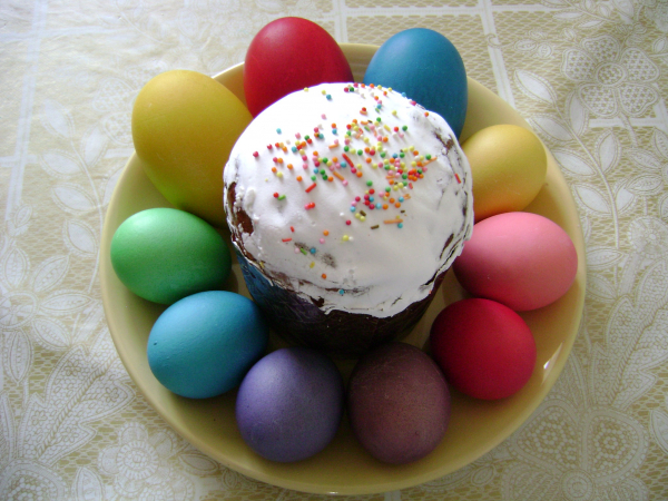 Рубенкова заявила, что сахарная пудра делает глазурь кулича идеальной