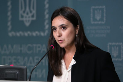 Экс-нардеп объяснил, зачем бывшая пресс-секретарь критикует Зеленского