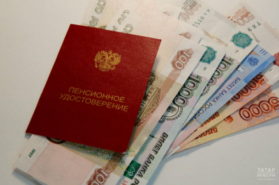 Депутат Бессараб объяснила, кто получит майские пенсии досрочно