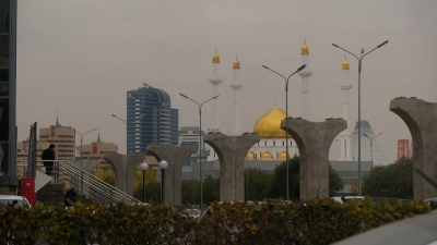 Министр транспорта высказался о покосившейся опоре ЛРТ в Астане