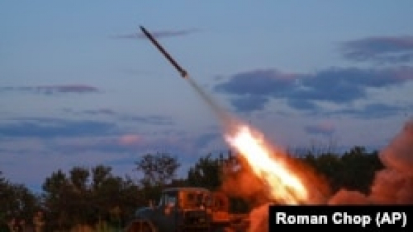 В Кривом Роге российская ракета попала в многоэтажку. Идёт разбор завалов
