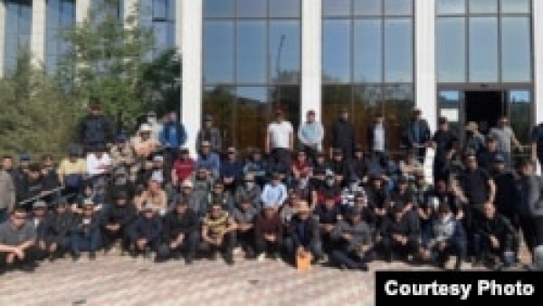 Протестовавшие в Жанаозене нефтяники согласились перейти в другую компанию