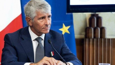 Министр спорта Италии против России с флагом и гимном на мировых стартах
