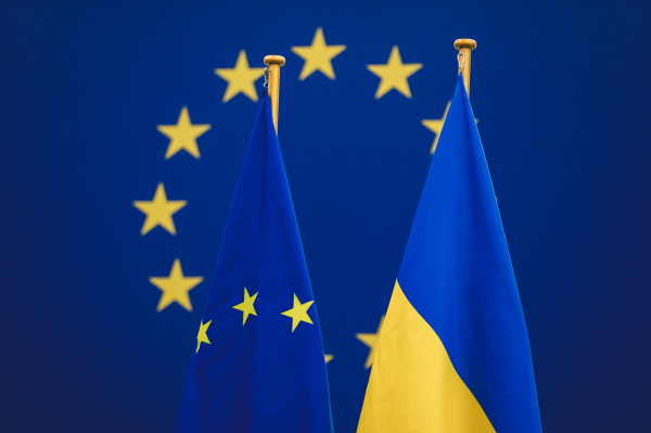 Киев обязался провести 25 реформ для получения &euro;10 млрд от ЕС до конца года