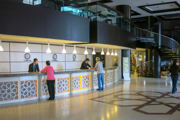 &laquo;Спасибо и на этом&raquo;: туристу пришлось выбивать продление отеля в Дубае