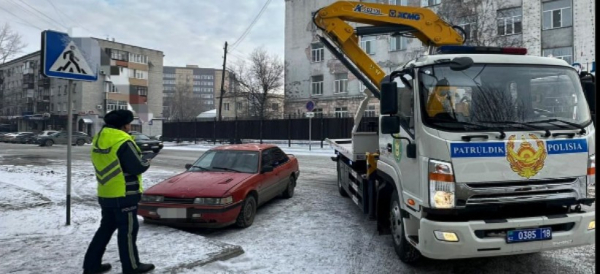 Полиция взялась за любителей парковаться в неположенных местах в Семее