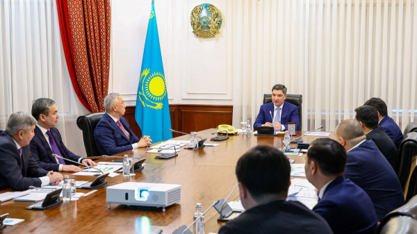Олжас Бектенов провел совещание по вопросу развития инфраструктуры СЭЗ