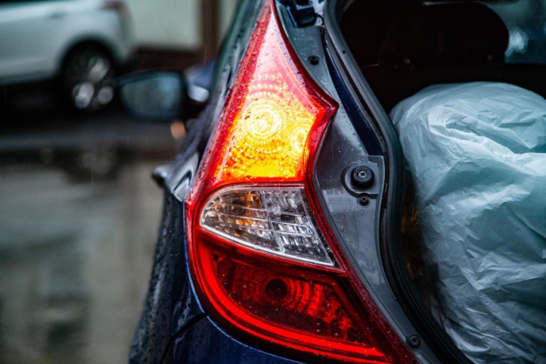 В порту Владивостока застряли десятки иномарок, не успевшие пройти таможню