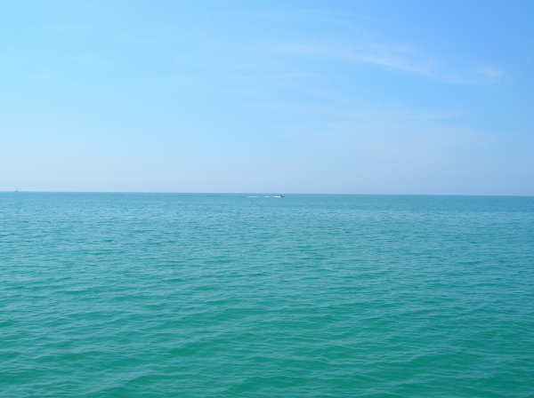 КСИР: Иран разрешил двум судам дружественных стран пройти через Ормузский пролив