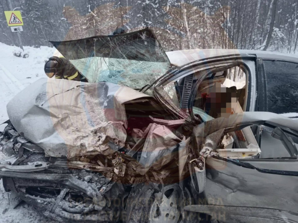 Водитель погиб после лобового столкновения легковушек в Татарстане
