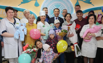 Тройное счастье: тройняшки родились в Костанае