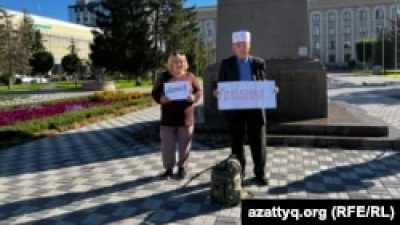 В Уральске двое жителей вышли на пикет и объявили голодовку, требуя социальной справедливости