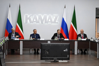 Мантуров и&nbsp;Чемезов обсудили подготовку к&nbsp;юбилею Челнов и&nbsp;50-летию КАМАЗа