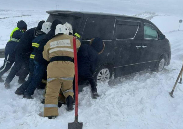 Более 800 человек спасли в Казахстане за сутки