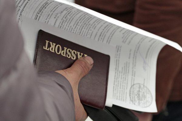 В ГД потребовали выдворять из России мигрантов, которые фиктивно учатся в вузах