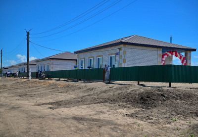 В Павлодарской области пострадавшим от паводка вручили ключи от новых домов
