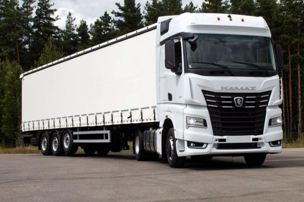 &laquo;Слишком прост для Европы, дорог для Азии&raquo;: почему легендарный МАЗ проигрывает битву китайцам и европейцам